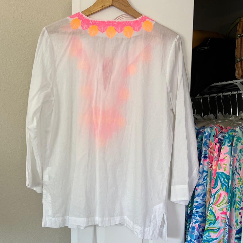 Lilly Pulitzer White Top with Pink and Orange Accents. Great for beach. - Picture 5 of 8